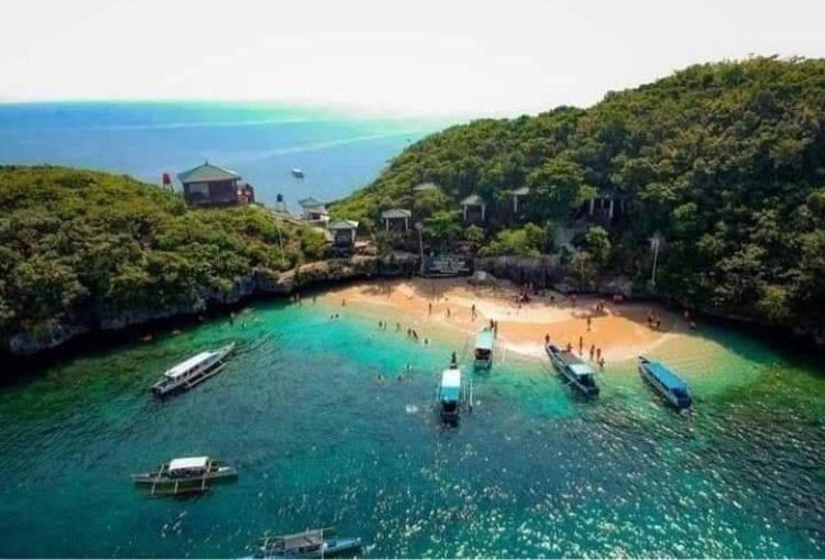 Alona'S Traditional Filipino Home Near 100 Islands Wharf Alaminos Exterior photo